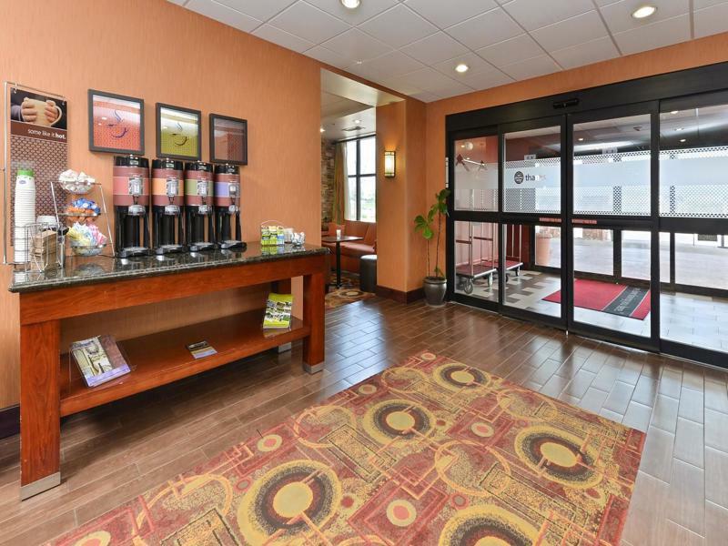 Hampton Inn Muscatine Εξωτερικό φωτογραφία